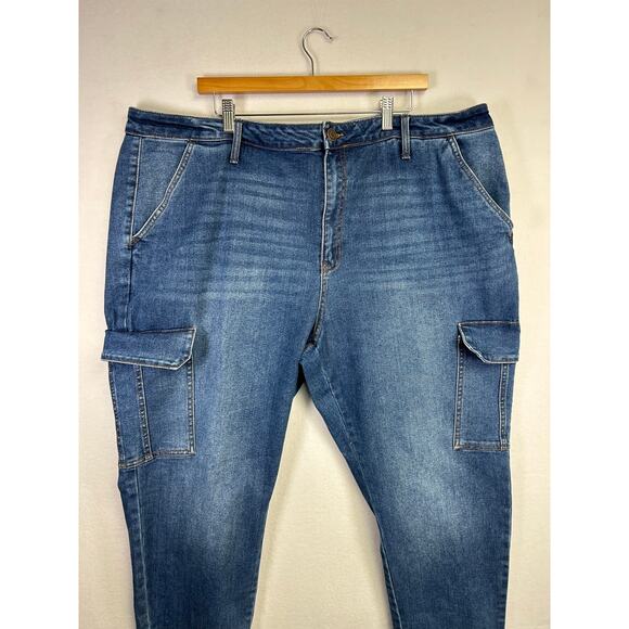 Woman's High Rise Straight Legged Cargo Jeans - Size 24W Plus Size Denim - Picture 4 of 11